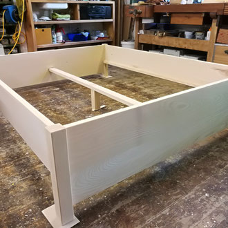 Doppelbett in Esche weiß massiv 
