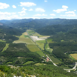 Vue sur la plaine du grand lac depuis le Pic de Luc