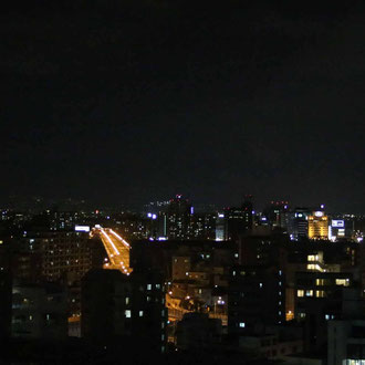 Ausblick aus dem Hotelzimmer auf Osaka