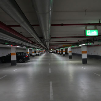 Tiefgarage unter den Kranhäusern Köln