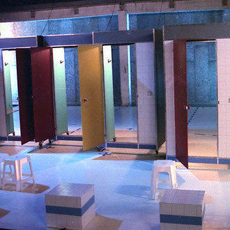 scénographie de Dans l'intimité des cabines de bain de Rémi Checchetto. mise en scène de François Mauget. scénographie Eric Charbeau, Philippe Casaban. lumières François Mauget. Création: Festival de Blaye 