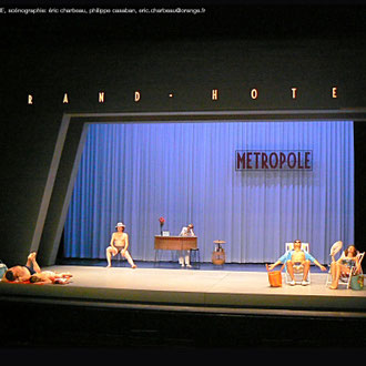 La Grande Magie de Eduardo De Philippo texte français de Huguette Hatem mise en scène de Laurent Laffargue scénographie Eric Charbeau, Philippe Casaban costumes Nathalie Pratts-Berling lumières Patrice Trottier Création: Grand T de Nantes (2008).