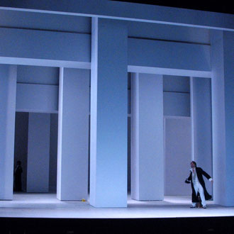scénographie de Don Giovanni Mozart et Da Ponte. direction Enrique Mazzola. mise en scène Laurent Laffargue. scénographie Eric Charbeau Philippe Casaban. costumes Poeydomenge. lumières Trottier. Coproduction: Opéra National de Bordeaux, de Loraine 