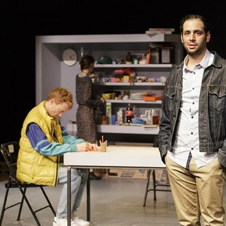 Texte et mise en scène Baptiste Amann  Scénographie de Des Territoires : Philippe Casaban, Eric Charbeau. Création: théâtre Le Glob, Bordeaux.