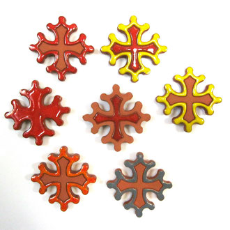 Magnet Croix Occitane  diamètre 5 cm  mélange de couleurs