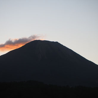 ２０２１年１０月１０日：早朝の大山