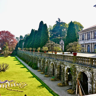 Pallazzo Borromaer Lago Maggiore