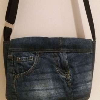 Upcycling-Jeanstasche gefüttert  EUR 29,00