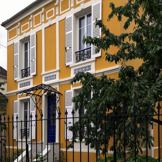 Rénovation de façade de maison ancienne – architecture d’intérieur et design global à Saint-Leu-La-Forêt, dans le Val-d’Oise.