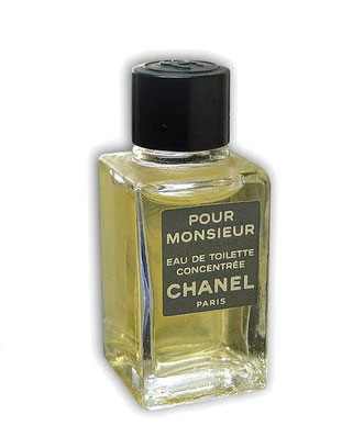 POUR MONSIEUR : EAU DE TOILETTE CONCENTREE - GROS PLAN SUR LA MINIATURE