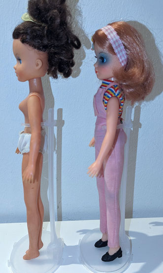 Comparison between the Squishhead Basic Fleur (left) and Dungaree Fleur (right). Please note the same size of the arms.