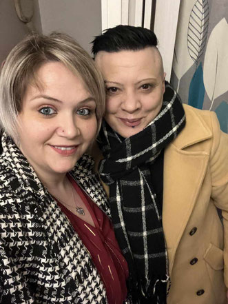 Blonde, brune. Pour s'y retrouver, de gauche à droite : Charlotte Guyot et Christelle Bocquillon.