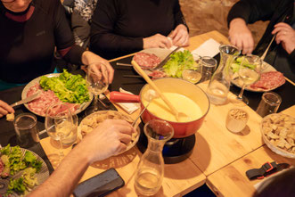 soiree fondue sous yourte à valmorel en savoie