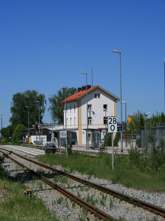 Hier kommt man  in Krumbach an, wenn man per Bahn reist