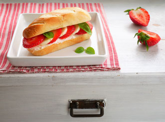 Süßes Caprese-Milchbrötchen