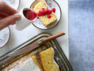 Mandel-Zitronen-Kuchen mit Beerenmus