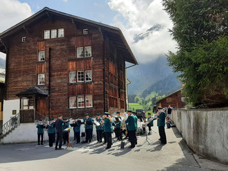 Beim Ständli vor dem Pfarrhaus