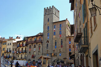 Geschmückter Piazza Grande in Arezzo