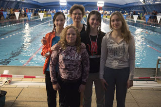 Sarah-Maria Fabian, Dr. Jutta Jäger, Maja Pelt, Lena Zuspann, vorne links: Darleen Beisel