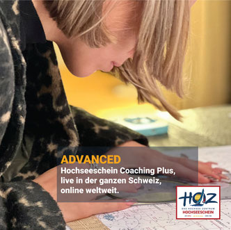 Junge Frau beim HOZ Hochseeschein Coaching: Individuelles HOZ Coaching live in der ganzen Schweiz oder bequem online für garantierten Prüfungserfolg.