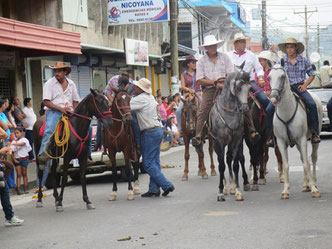 Cowboyhut und Pferd sind die Markenzeichen der Kultur in Guanacaste