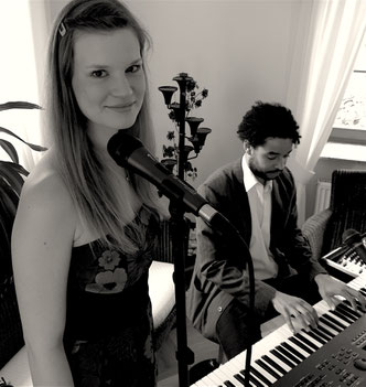 Leela Hochzeitssängerin Piano Leipzig Großpösna