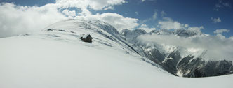 Cabane du clot du lac, vallée d'Orles. Mars 2015.