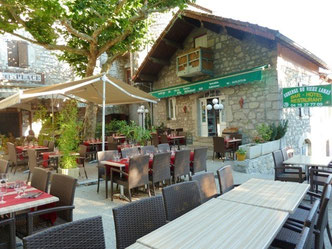 4 - Auberge du vieux Lanas - Bar Hôtel Restaunant - au look du vieux village