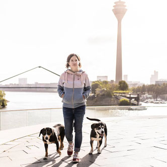 Susanne Brandt und ihre Hunde Rundum Glückshund Bergisch Gladbach