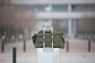 大きな旅行バッグ