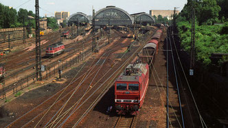DB 180 010 am 26.06.1992 in Dresden Hbf