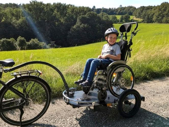 rolstoelfietsaanhanger-voor-gehandicapten