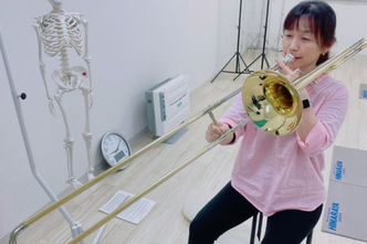管楽器奏者　ブレス　呼吸　姿勢