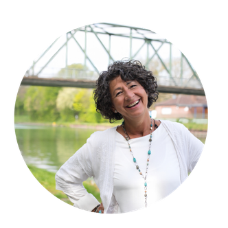 Andrea Hoppe Expertin in Quantenheilhypnose und Energiearbeit und Schamanismus