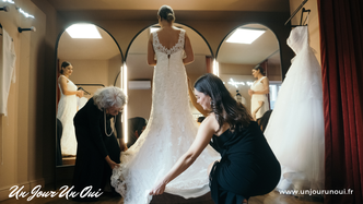 Faire les premiers essayages de robes de mariée - Un Jour Un Oui