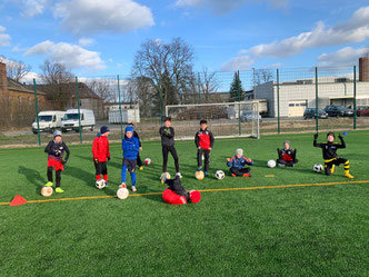 Die U11 beim Training im Husarensportpark