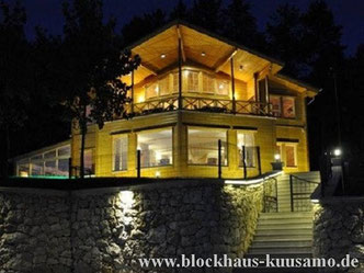 Design Blockhaus mit Panoramaplik ins Tal