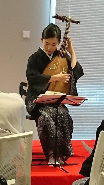 尾方蝶嘉　琵琶　筑前琵琶　福岡　琵琶奏者　なみきスクエア　ひまわりひろば　伝統芸能　千早