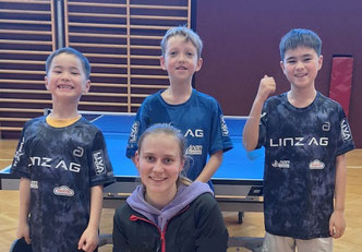 Foto Froschberg - Felix Huber 8, Lukas Elböck 10, Franz Huber 10 - vorne Trainerin Anastasia Sterner