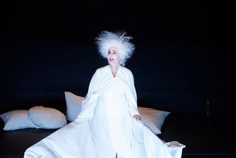 Bildquelle: https://www.staatsoper-stuttgart.de/spielplan/a-z/holle/