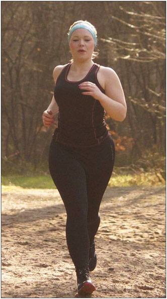 Voll motiviert! Dennoch genießt Katja die Zeit während des Laufens.