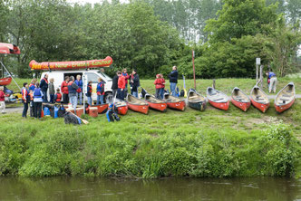 Wir bringen Boote und Material an die Hunte von Wildeshausen bis nach Odlenburg