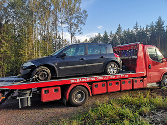 Bilskrot köper Renault för recycling i Uddevalla