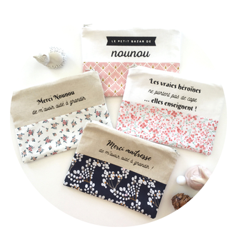 cette image représente 4 pochettes personnalisées pour remercier maîtresses, nounous, aster, AVS...