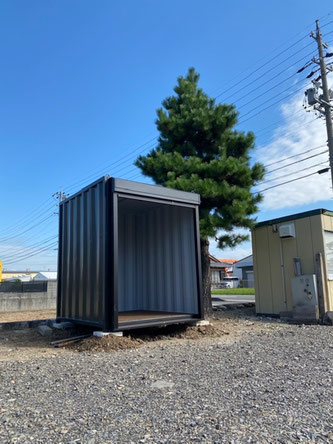 養老郡養老町 中古ミニコンテナシャッター付ブラック納品