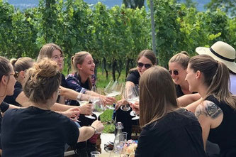 Elite Flights, Fly and Wine, Helicopter Flight with wine tasting from Sitterdorf
