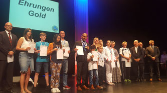 Taekwondo Club Troisdorf e.V bei der Sportehrung Gold ,durch Den Stadtsportverband Troisdorf e.V mit dem Bürgermeister der Stadt Troisdorf