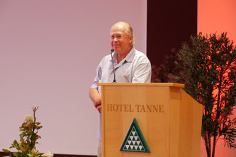 „Palliativ leben: Wege-Wandlungen-Wanderungen“ Dipl.-Med. Matthias Passon (Berlin)