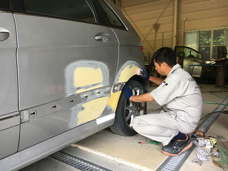 パテ研ぎ作業一例