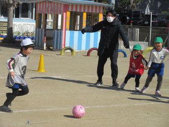 幼稚園巡回の様子 Oiscafc クラブチーム サッカースクール スポーツスクール 幼稚園巡回の様子 Oiscafc クラブチーム サッカースクール スポーツスクール